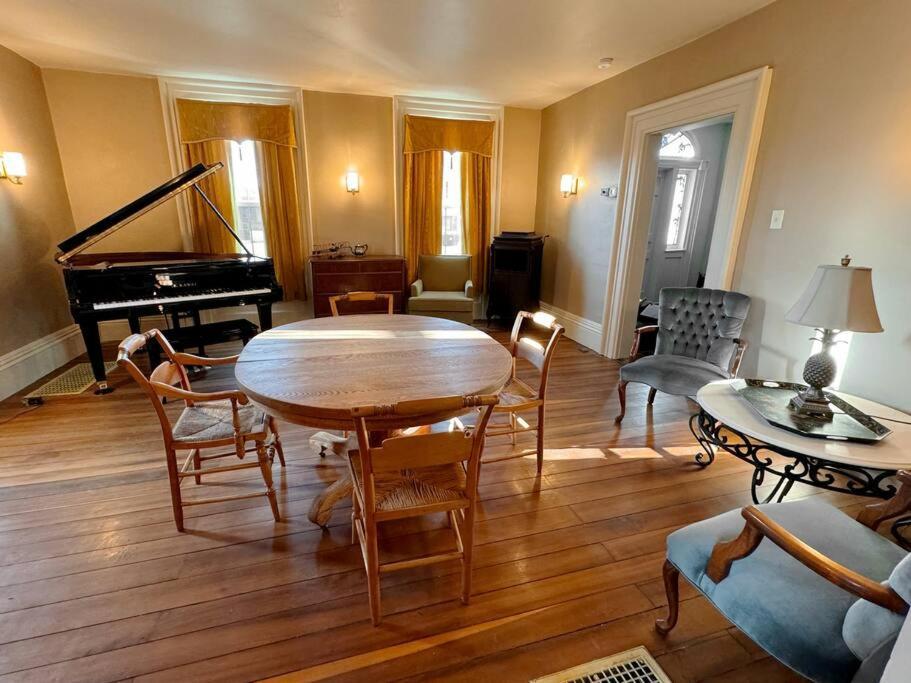 Colonial 51
