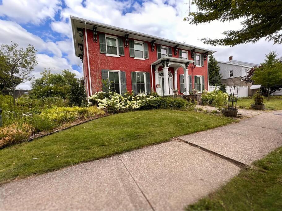 Colonial 51 North East